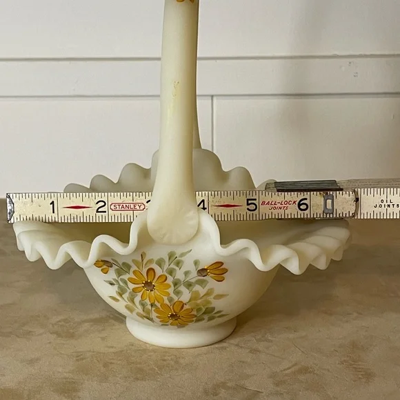 Fenton Satin Custard Glass Ruffled Glass Basket - Hand Painted & Signed - Picture 10 of 13